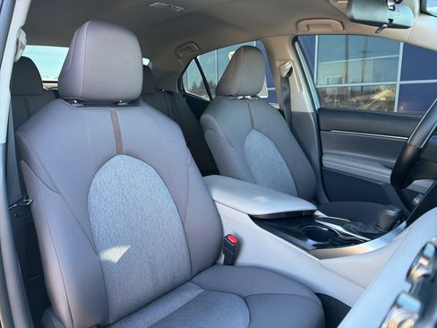 Used 2020 Toyota Camry LE image 17