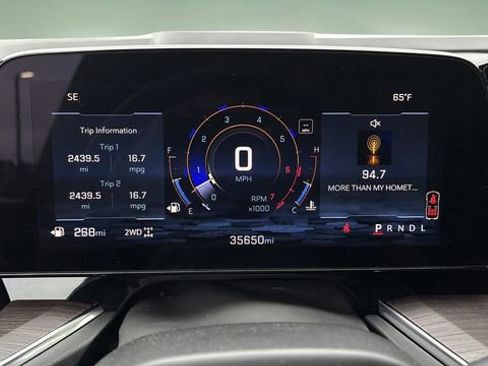 Used 2025 Chevrolet Suburban Z71 AWD/4WD image 13