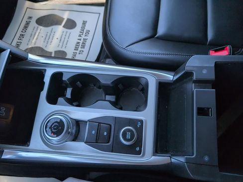 Certified 2023 Ford Explorer XLT w/ Equipment Group 202A AWD/4WD image 22