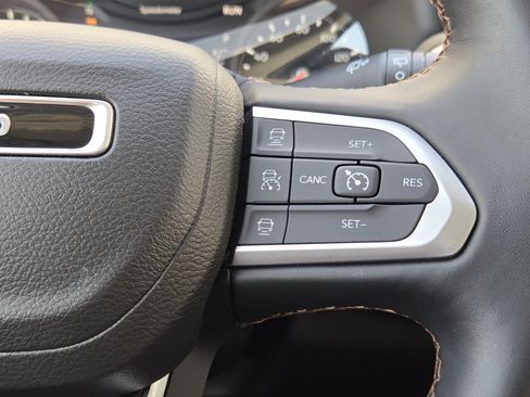 Used 2022 Jeep Compass Limited AWD/4WD image 31