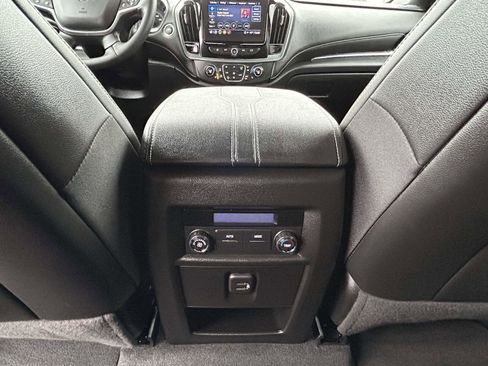 Used 2023 Chevrolet Traverse LT image 15