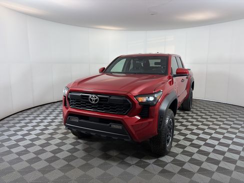Used 2024 Toyota Tacoma TRD Off-Road image 2