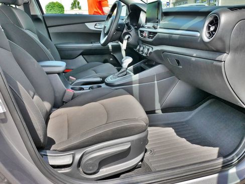 Used 2024 Kia Forte LXS FWD image 12