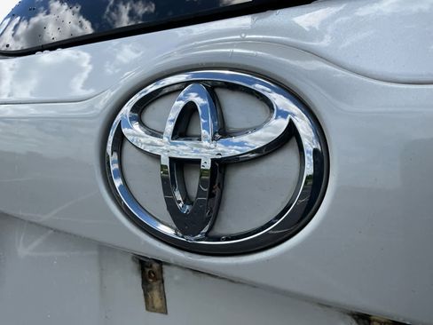 Used 2015 Toyota Highlander XLE AWD/4WD image 18
