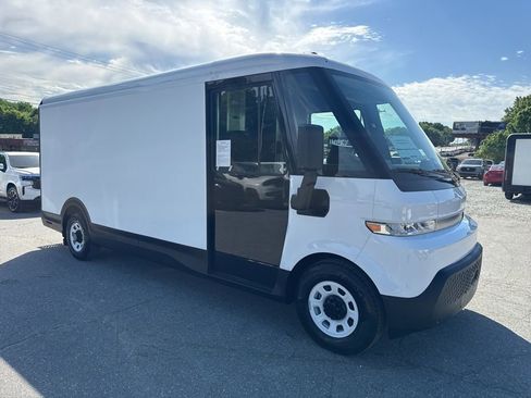 Used 2024 Chevrolet Brightdrop 600 w/ Commercial Equipment Package AWD/4WD image 7