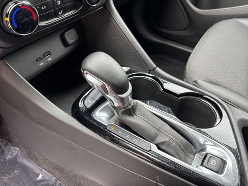 Used 2025 Buick Encore GX Preferred FWD image 37