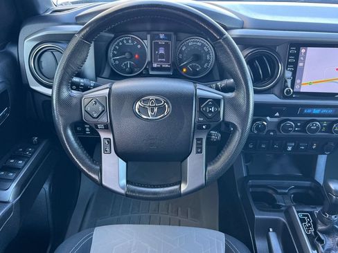 Used 2021 Toyota Tacoma TRD Sport w/ Technology Package AWD/4WD image 17