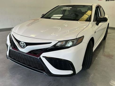 Used 2023 Toyota Camry SE FWD image 7