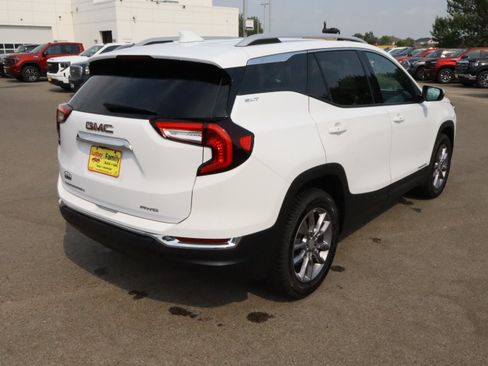 Used 2023 GMC Terrain SLT AWD/4WD image 7