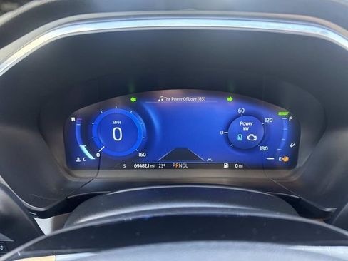 Used 2021 Ford Escape Titanium image 34