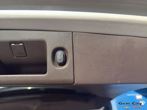 Used 2018 GMC Yukon XL Denali w/ Open Road Package image 11