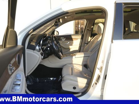Used 2022 Mercedes-Benz GLC 300 4MATIC w/ Premium Package Lite image 21