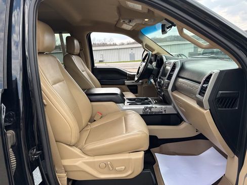 Used 2018 Ford F350 Lariat image 44