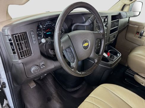 Used 2021 Chevrolet Express 3500 w/ Driver Convenience Package image 21