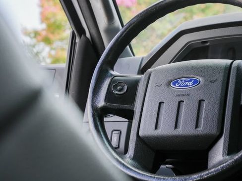 Used 2015 Ford F350 XL w/ Power Equipment Group AWD/4WD image 42