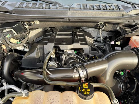 Used 2018 Ford F150 XLT w/ Equipment Group 302A Luxury image 9