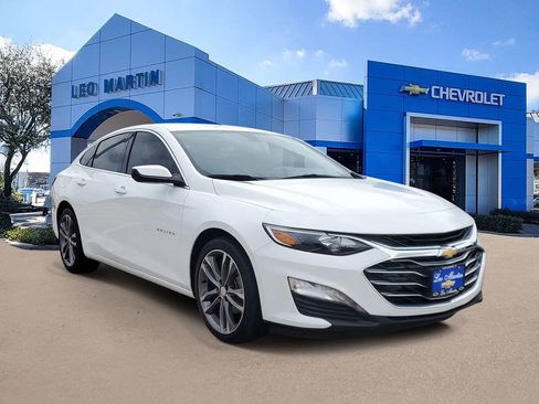 Used 2022 Chevrolet Malibu LT image 2