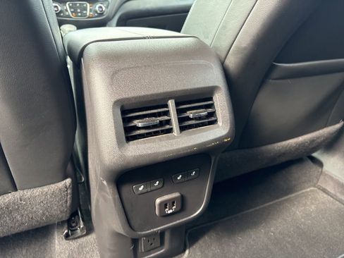 Used 2022 Chevrolet Equinox Premier image 20