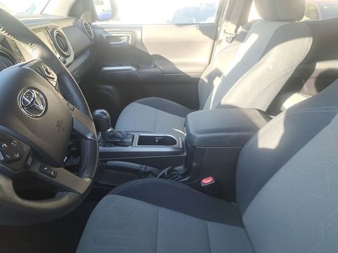 Used 2021 Toyota Tacoma TRD Off-Road image 10