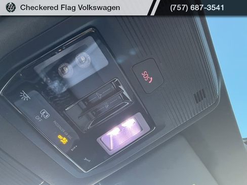 New 2026 Volkswagen Tiguan SE R-Line image 37