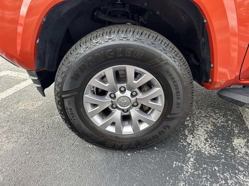 Used 2018 Toyota Tacoma SR5 image 10