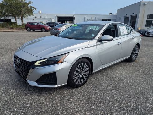 Used 2023 Nissan Altima 2.5 SV image 7