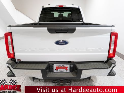 Used 2024 Ford F250 XLT w/ FX4 Off-Road Package image 4