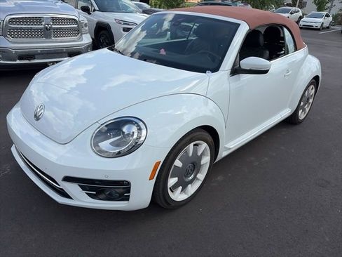 Used 2019 Volkswagen Beetle 2.0T SE FWD image 2