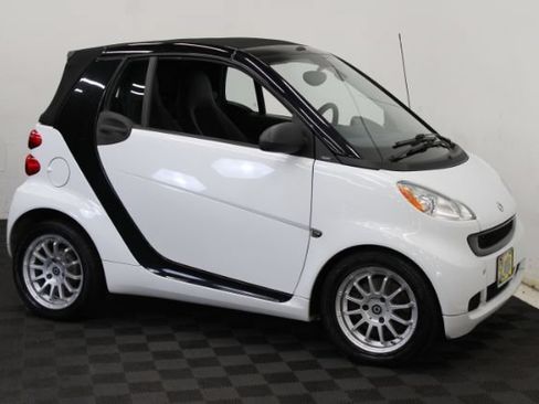 Used 2012 smart fortwo passion RWD image 3