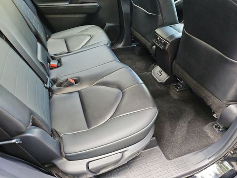 Used 2026 Toyota Highlander XLE AWD/4WD image 32