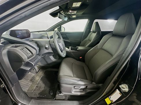 Used 2023 Toyota bZ4X XLE w/ Weather Package image 13