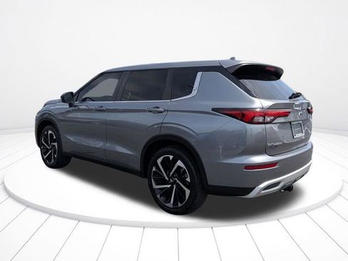 Used 2022 Mitsubishi Outlander SE FWD image 5