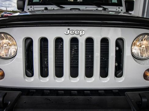 Used 2016 Jeep Wrangler Sport w/ Quick Order Package 24S AWD/4WD image 8