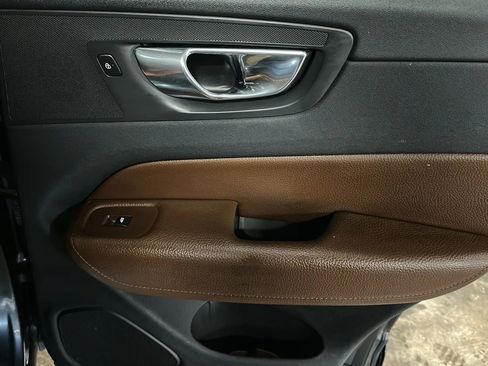 Used 2019 Volvo XC60 T5 Inscription w/ Protection Package Premier image 16