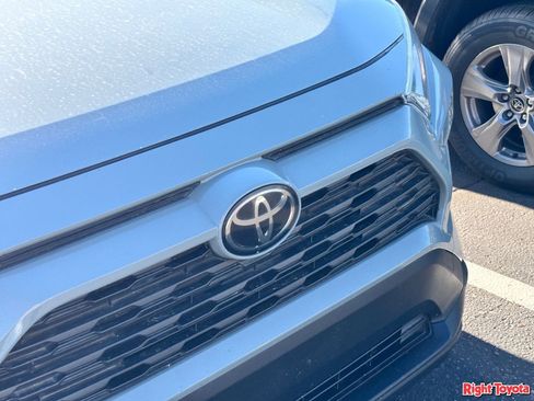 Used 2019 Toyota RAV4 XLE w/ Convenience Package image 10