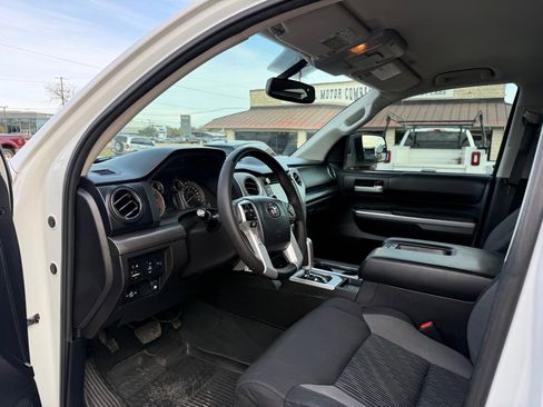 Used 2015 Toyota Tundra SR5 image 16