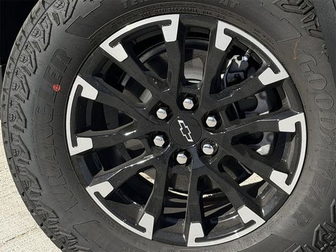 New 2026 Chevrolet Traverse Z71 image 9