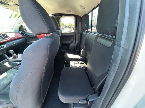 Used 2017 Toyota Tacoma SR5 AWD/4WD image 26