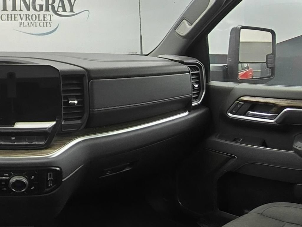 Used 2025 Chevrolet Silverado 2500 LT w/ Convenience Package AWD/4WD image 15