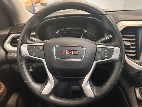 Used 2023 GMC Acadia SLE w/ Driver Convenience Package image 10