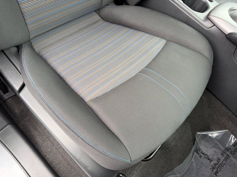 Used 2025 Nissan Leaf S FWD image 31