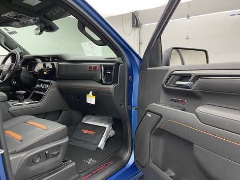 New 2026 GMC Sierra 1500 AT4 w/ AT4 Premium Package AWD/4WD image 34