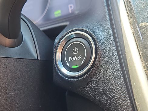 Used 2023 Chevrolet Bolt LT w/ Infotainment Package FWD image 17