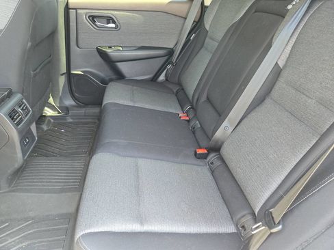 Certified 2022 Nissan Rogue SV FWD image 18