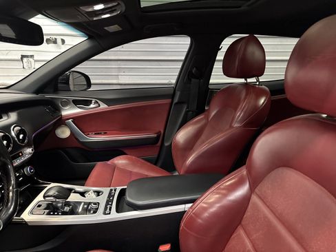 Used 2018 Kia Stinger GT2 image 22