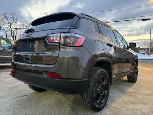 Used 2024 Jeep Compass Trailhawk AWD/4WD image 9