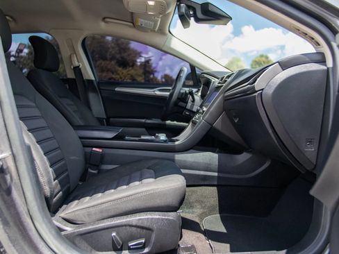 Used 2019 Ford Fusion SE FWD image 23
