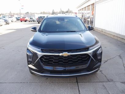 Used 2025 Chevrolet Trax LT w/ Driver Confidence Package