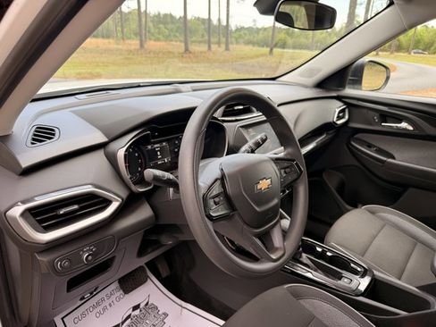 Used 2023 Chevrolet TrailBlazer LS image 15