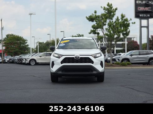 Used 2021 Toyota RAV4 LE FWD image 2